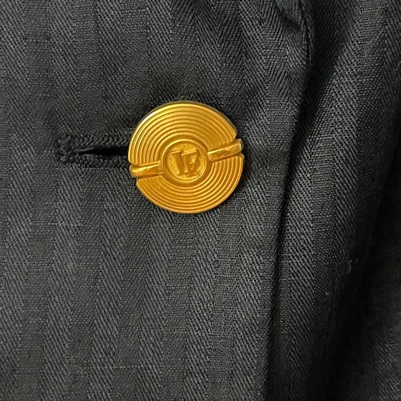 Louis Feraud Blazer - Picture 4 of 9